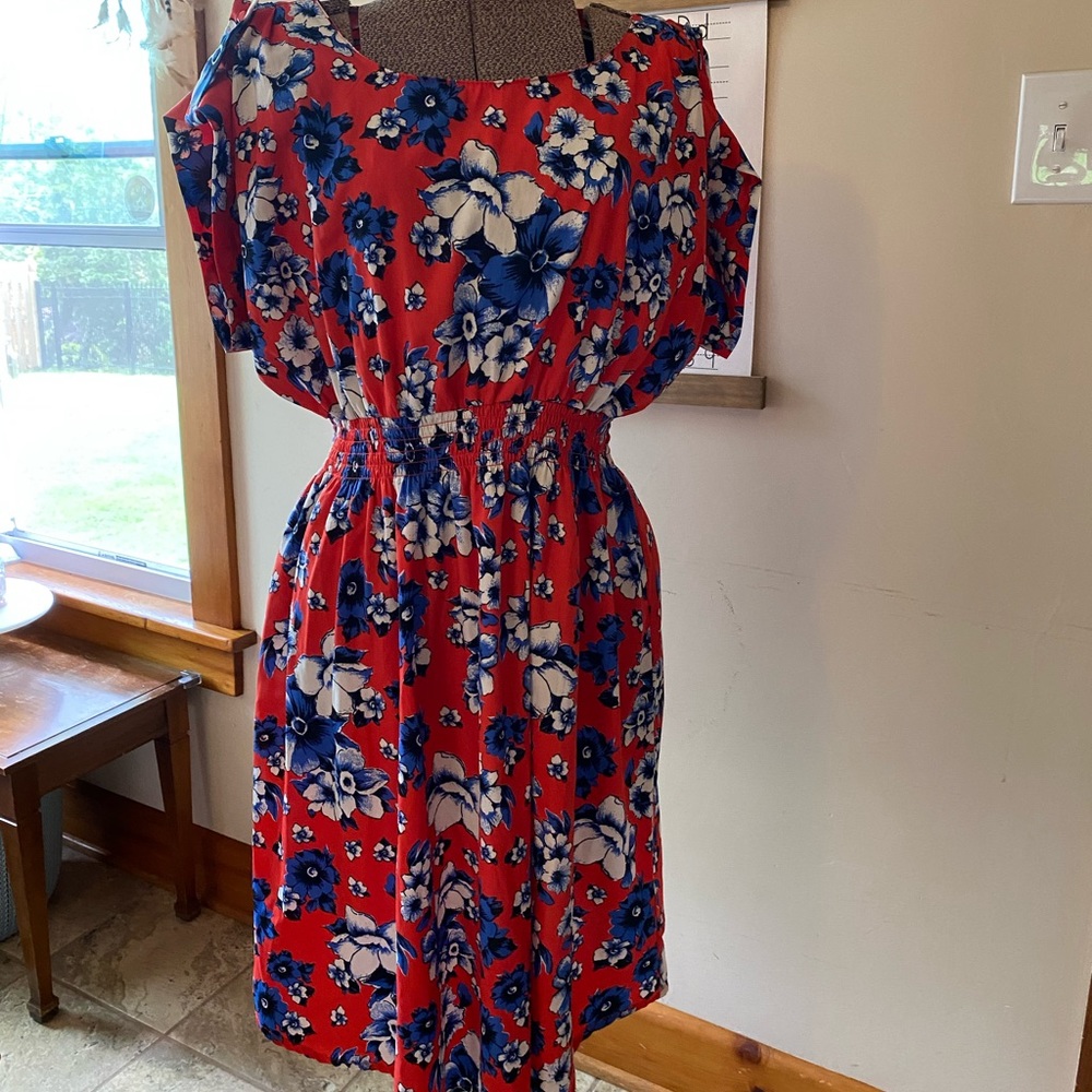 Red Midi Maternity Dress Hawaiian Floral Pattern - Picture 2 of 6